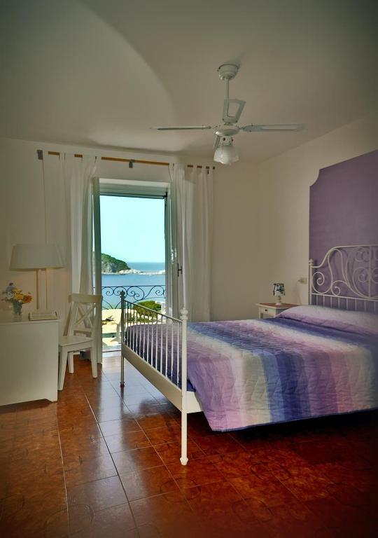 Bed and Breakfast Casa Antonio Barano dʼIschia Pokój zdjęcie