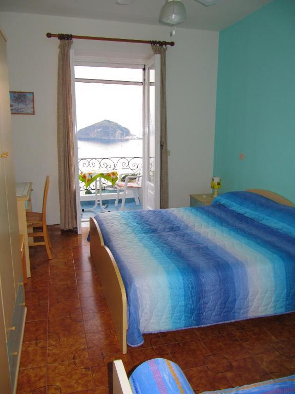 Bed and Breakfast Casa Antonio Barano dʼIschia Pokój zdjęcie